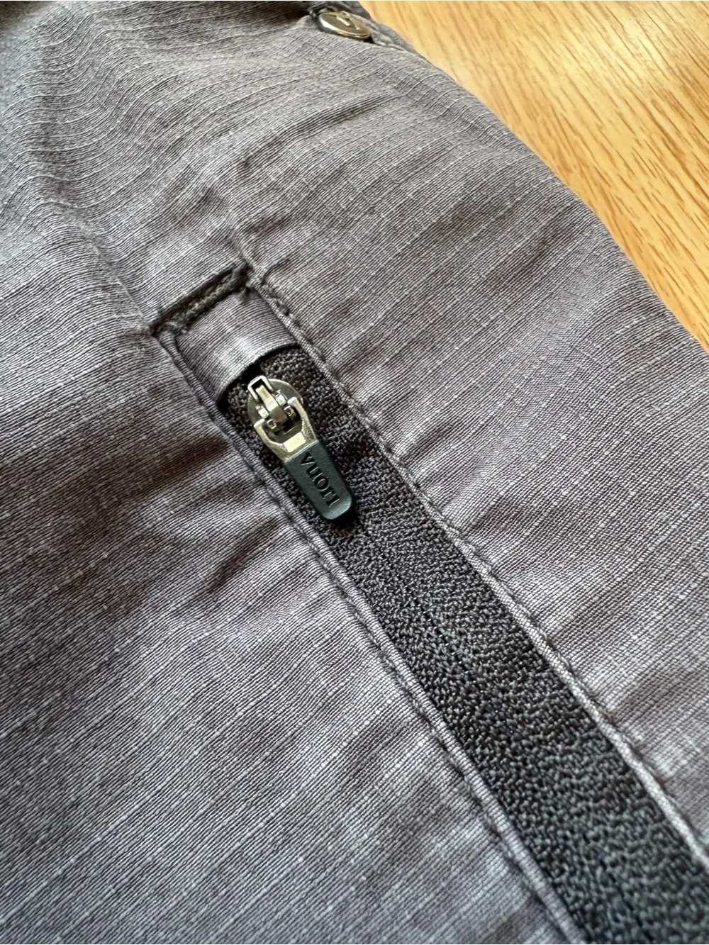 Vuori gray string ripstop climber pants size medium *holes - Picture 5 of 11